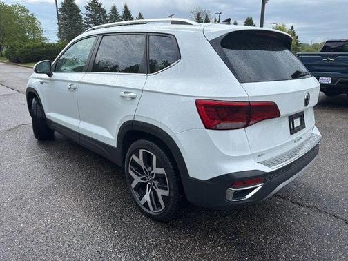 Pure White 2022 Volkswagen Taos 1.5T SEL