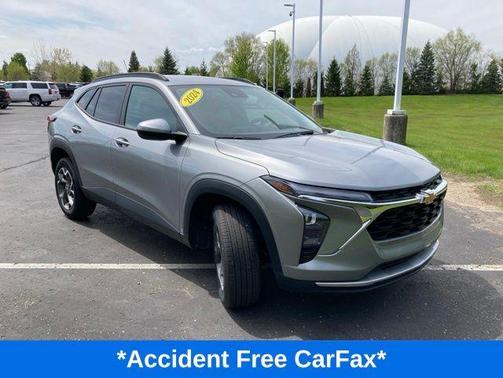 Sterling Gray Metallic 2024 Chevrolet Trax LT