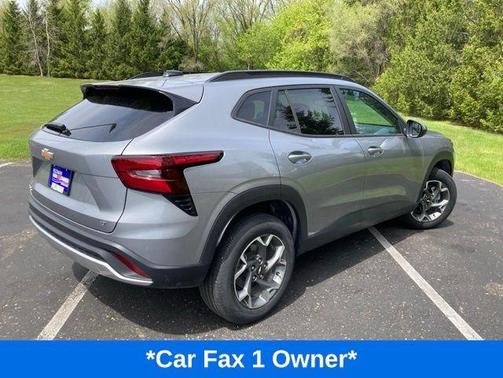 Sterling Gray Metallic 2024 Chevrolet Trax LT