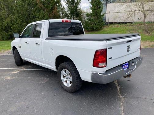 Bright White Clearcoat 2017 RAM 1500 SLT