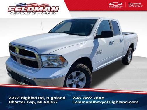 Bright White Clearcoat 2017 RAM 1500 SLT