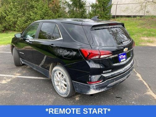 Mosaic Black Metallic 2024 Chevrolet Equinox LT