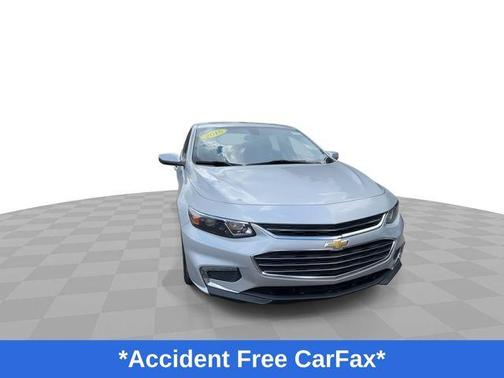 Silver Ice Metallic 2018 Chevrolet Malibu LT