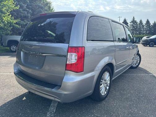 2015 Chrysler Town & Country Touring-L