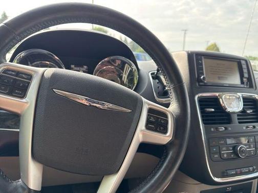 2015 Chrysler Town & Country Touring-L