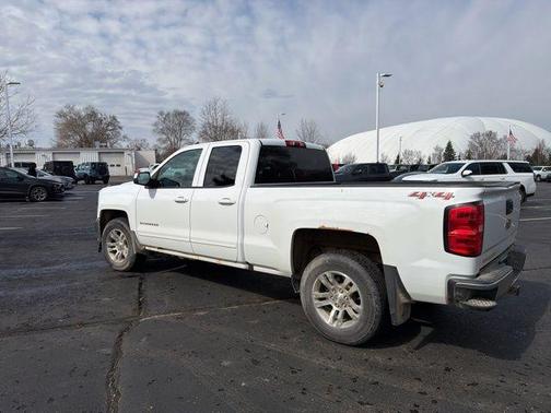 Summit White 2018 Chevrolet Silverado 1500 LT