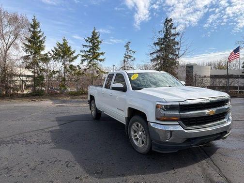 Summit White 2018 Chevrolet Silverado 1500 LT