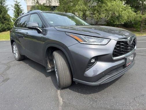 2022 Toyota Highlander Limited