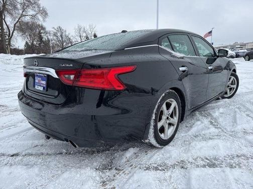 2017 Nissan Maxima 