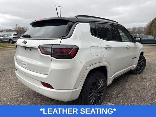 Bright White Clearcoat 2022 Jeep Compass Altitude
