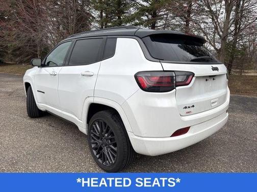 Bright White Clearcoat 2022 Jeep Compass Altitude