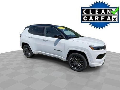Bright White Clearcoat 2022 Jeep Compass Altitude