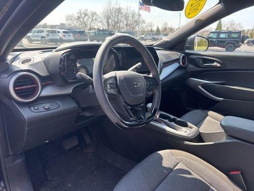 Mosaic Black Metallic 2024 Chevrolet Trax 1RS