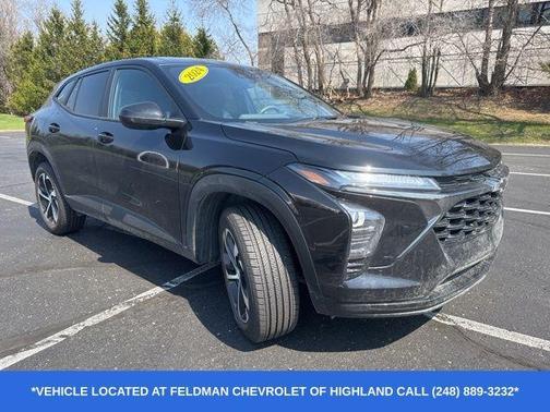 Mosaic Black Metallic 2024 Chevrolet Trax 1RS