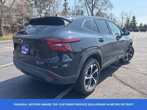 Mosaic Black Metallic 2024 Chevrolet Trax 1RS