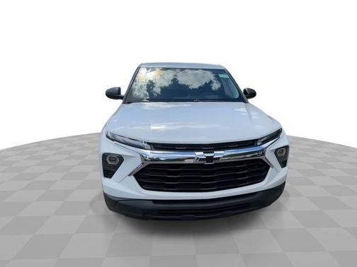 Summit White 2025 Chevrolet Trailblazer LS