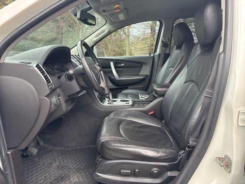 White Diamond Clearcoat 2012 GMC Acadia SLT-1