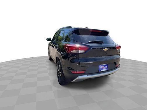 Mosaic Black Metallic 2023 Chevrolet Trailblazer LT