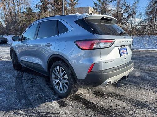 2022 Ford Escape Titanium Hybrid
