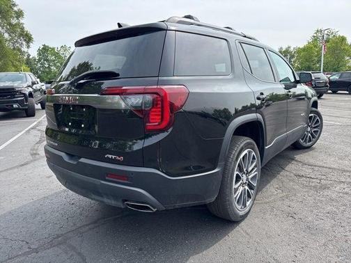 2021 GMC Acadia AT4