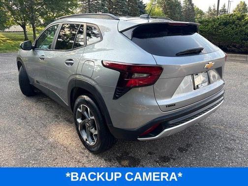 Sterling Gray Metallic 2025 Chevrolet Trax LT