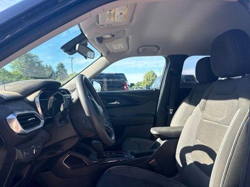 Blue Glow Metallic 2022 Chevrolet Trailblazer LT