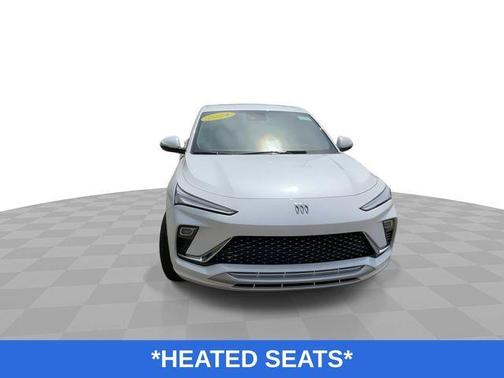 White Frost Tri-Coat 2024 Buick Envista Avenir