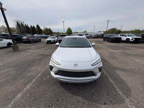 White Frost Tri-Coat 2024 Buick Envista Avenir