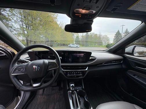 White Frost Tri-Coat 2024 Buick Envista Avenir