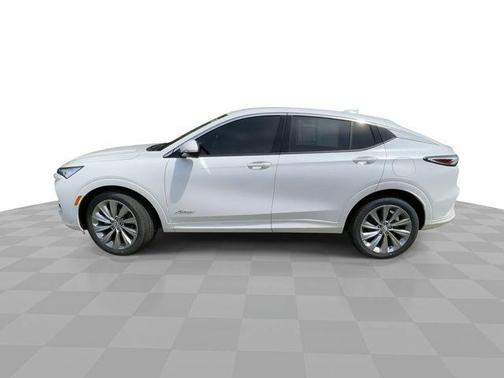 White Frost Tri-Coat 2024 Buick Envista Avenir