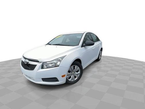 Summit White 2014 Chevrolet Cruze LS