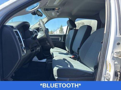 Bright White Clearcoat 2022 RAM 1500 Classic SLT