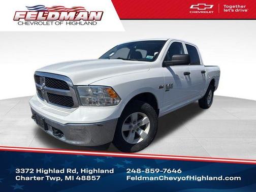 Bright White Clearcoat 2022 RAM 1500 Classic SLT