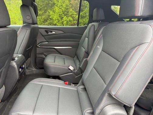 Sterling Gray Metallic 2024 Chevrolet Traverse Z71