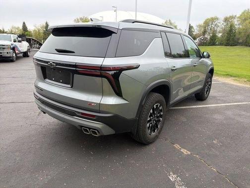 Sterling Gray Metallic 2024 Chevrolet Traverse Z71