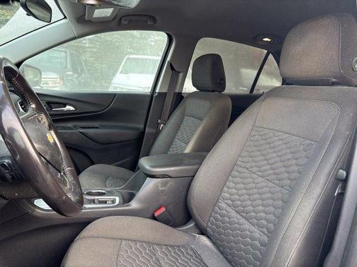 Silver Ice Metallic 2021 Chevrolet Equinox 1LT