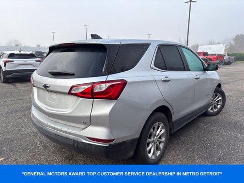 Silver Ice Metallic 2021 Chevrolet Equinox 1LT