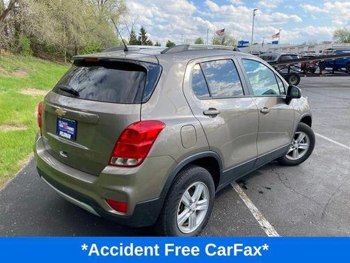 Stone Gray Metallic 2022 Chevrolet Trax LT