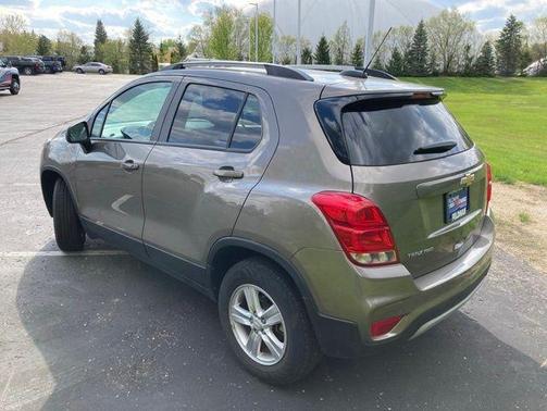 Stone Gray Metallic 2022 Chevrolet Trax LT