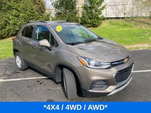 Stone Gray Metallic 2022 Chevrolet Trax LT