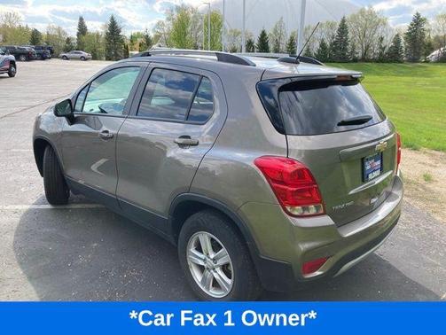 Stone Gray Metallic 2022 Chevrolet Trax LT