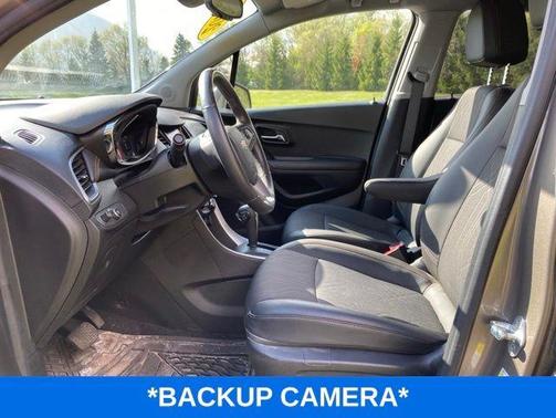 Stone Gray Metallic 2022 Chevrolet Trax LT