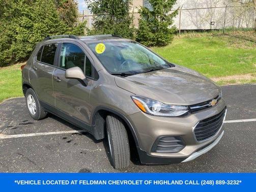 Stone Gray Metallic 2022 Chevrolet Trax LT