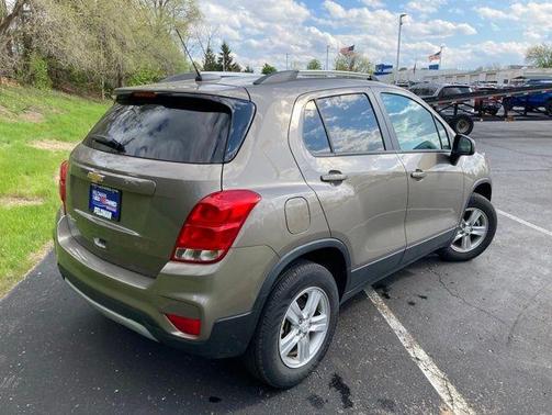 Stone Gray Metallic 2022 Chevrolet Trax LT