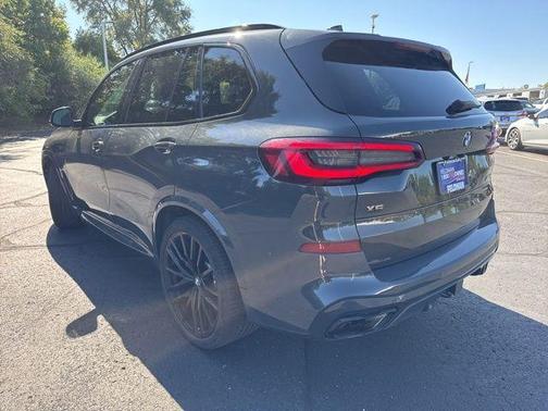 2022 BMW X5 M50i