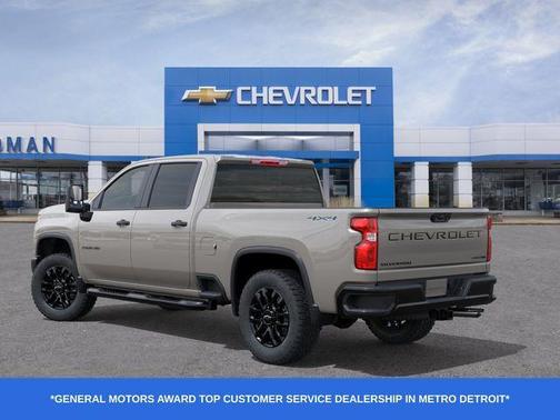 White Sand 2026 Chevrolet Silverado 2500 Custom