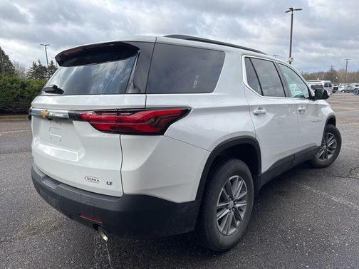 Summit White 2023 Chevrolet Traverse LT Cloth