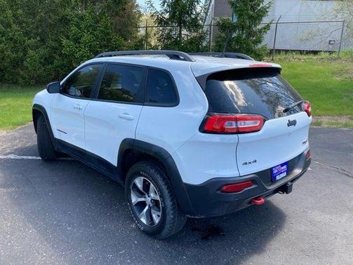 Bright White Clearcoat 2018 Jeep Cherokee Trailhawk