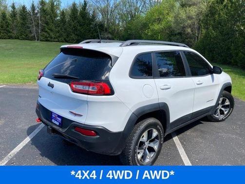 Bright White Clearcoat 2018 Jeep Cherokee Trailhawk