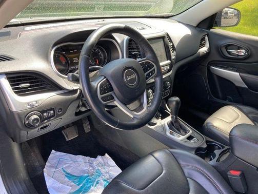 Bright White Clearcoat 2018 Jeep Cherokee Trailhawk